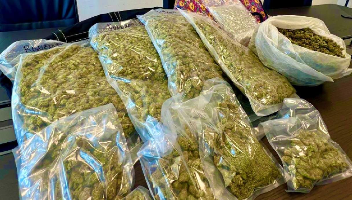 https://wips.plug.it/cips/notizie.virgilio.it/cms/2025/05/barletta-droga.jpg