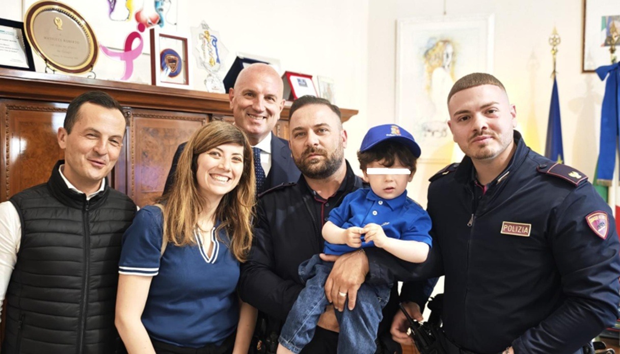 https://wips.plug.it/cips/notizie.virgilio.it/cms/2025/05/bimbo-salvato-roma.jpg