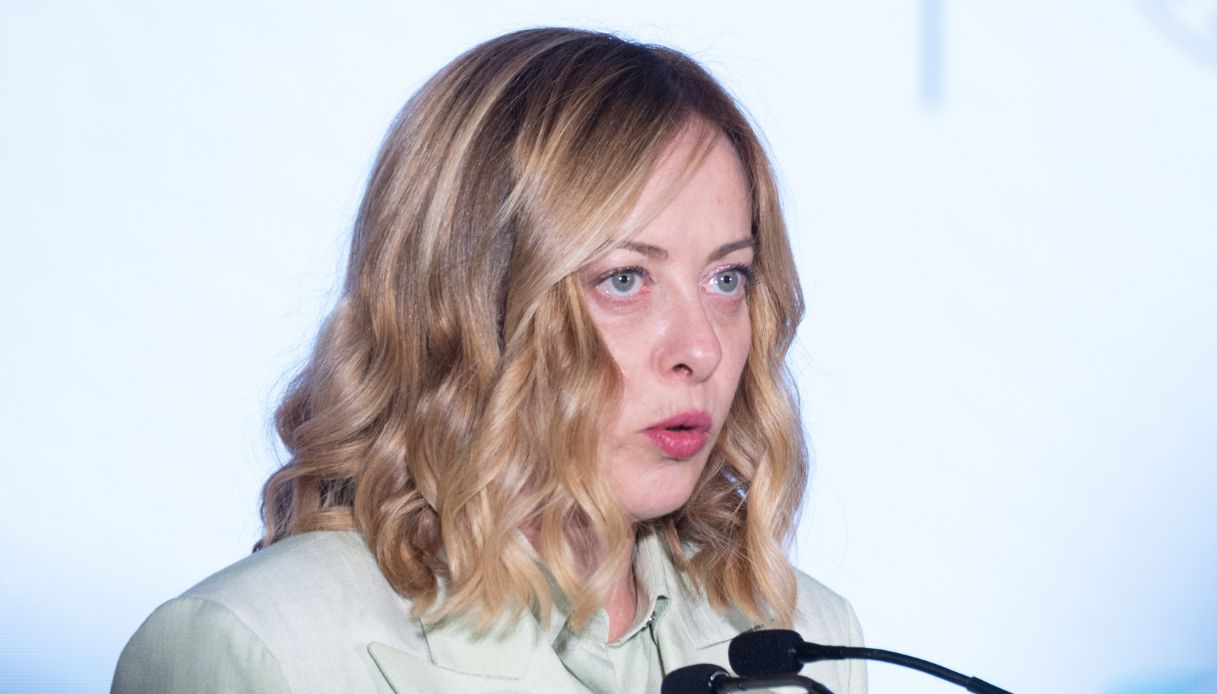 https://wips.plug.it/cips/notizie.virgilio.it/cms/2025/05/buona-festa-della-mamma-meloni.jpg
