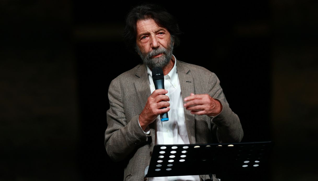 Onda nera dalla Germania alla Romania, per Massimo Cacciari la democrazia rischia di "spararsi nelle p****" Onda nera dalla Germania alla Romania, per Massimo Cacciari la democrazia rischia di "spararsi nelle p****"