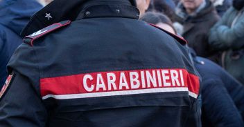 Proprietario del bar violenta cliente a Roma, lei aveva chiesto aiuto per un malore: denuncia choc, arrestato