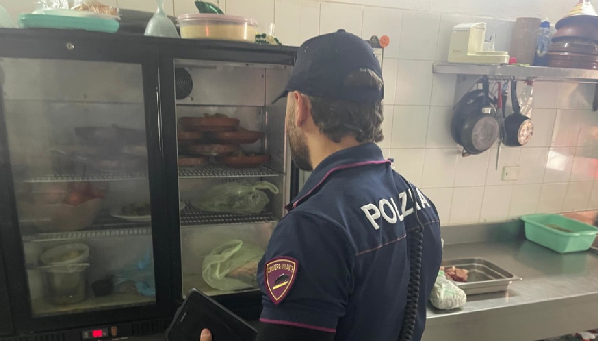 famiglia dorme in macelleria a catania carne e olio sequestrati distrutti kg di cibo e maxi multa