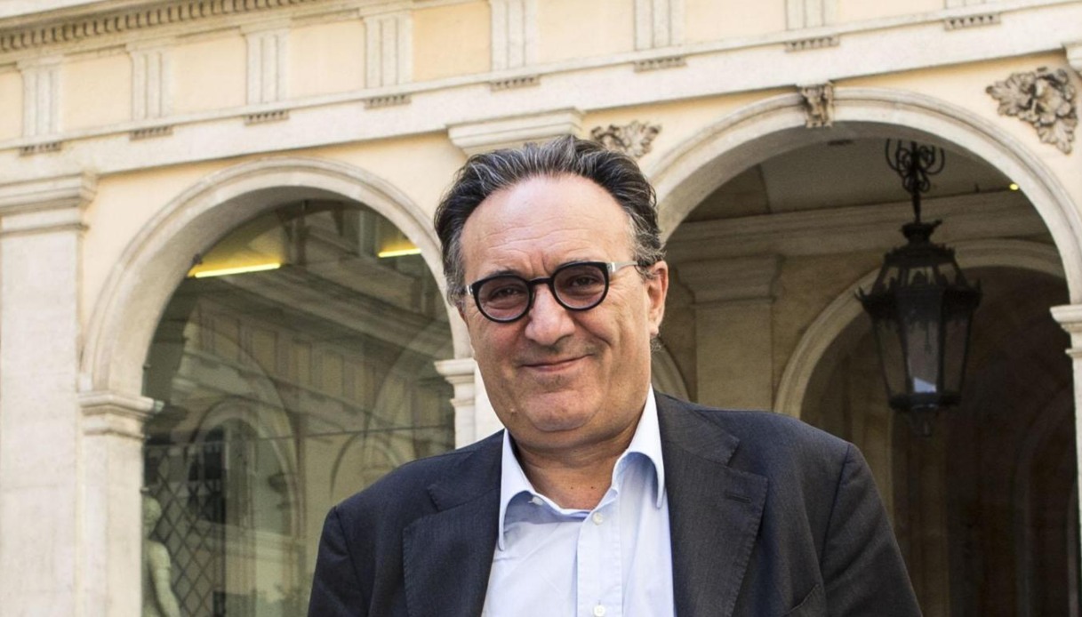 https://wips.plug.it/cips/notizie.virgilio.it/cms/2025/05/causi-roma-vicesindaco.jpg