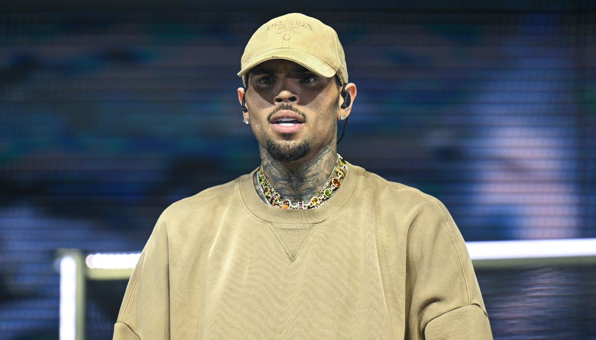 https://wips.plug.it/cips/notizie.virgilio.it/cms/2025/05/chris-brown-arrestato-rihanna.jpg