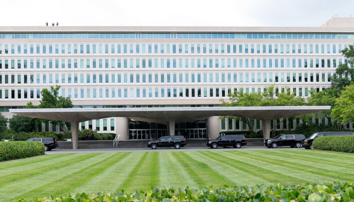 https://wips.plug.it/cips/notizie.virgilio.it/cms/2025/05/cia-langley.jpg