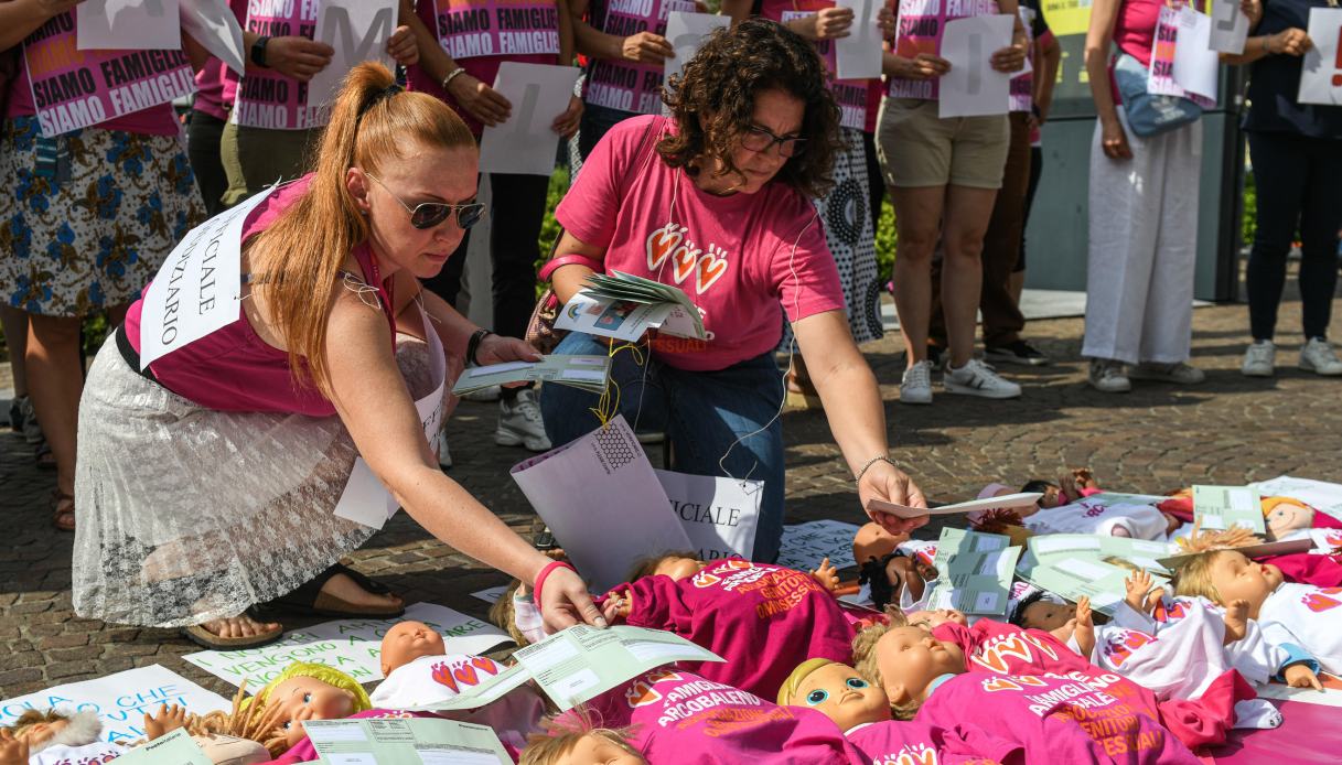 sì della corte costituzionale alle coppie omogenitoriali storica sentenza sul riconoscimento dei figli