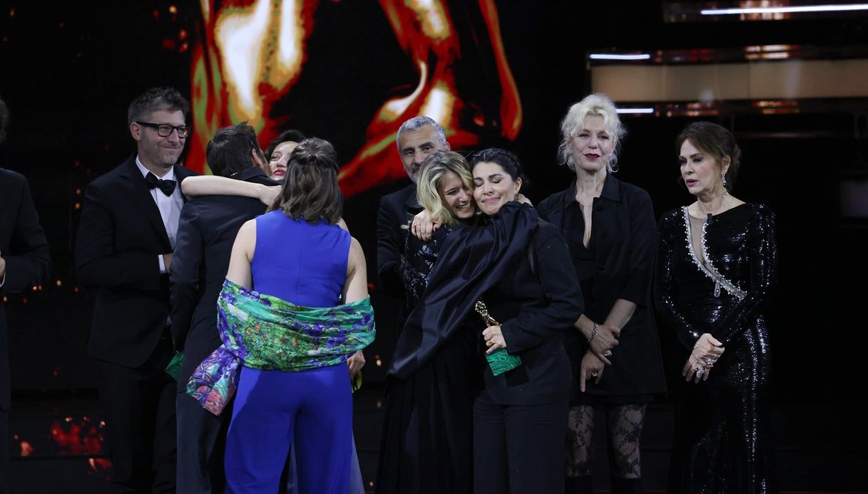 https://wips.plug.it/cips/notizie.virgilio.it/cms/2025/05/david-di-donatello-vincitori-vermiglio.jpg