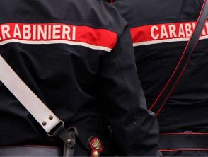 Donna travolta da una ruspa sulla spiaggia di Pinarella, morta sul colpo: bagnanti sotto choc