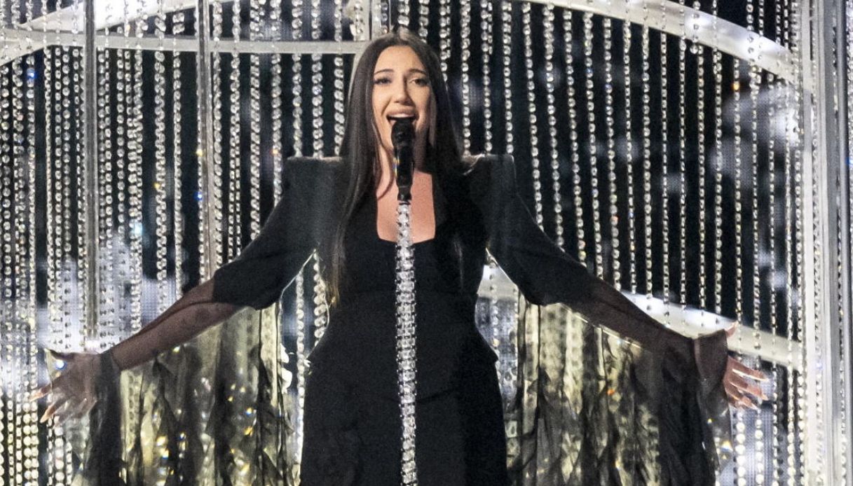 https://wips.plug.it/cips/notizie.virgilio.it/cms/2025/05/eurovision-2025-israele-yuval-raphael-cantante.jpg