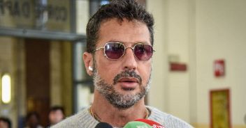 Fabrizio Corona Roma petardo teatro Ambra Jovinelli