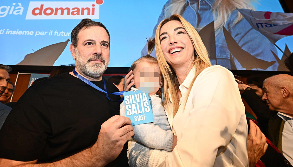 https://wips.plug.it/cips/notizie.virgilio.it/cms/2025/05/fausto-brizzi-silvia-salis.jpg