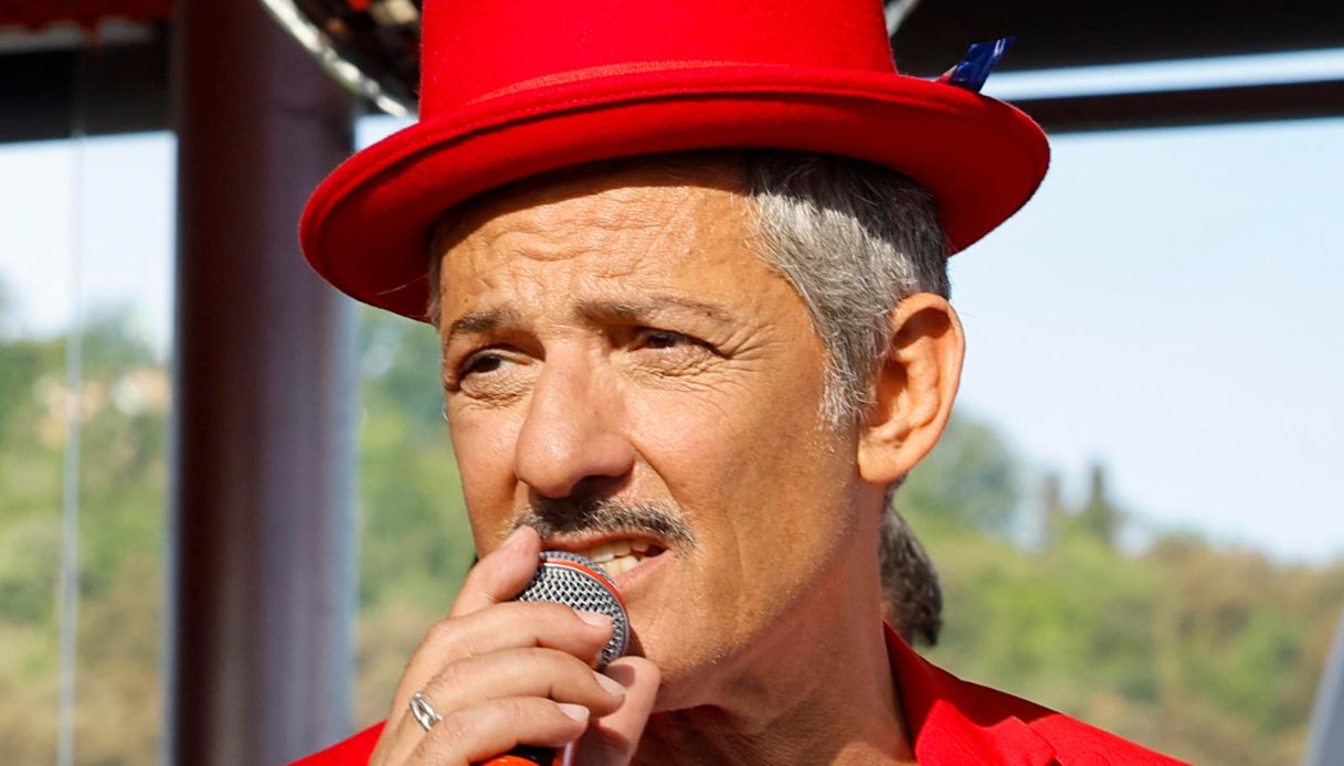 https://wips.plug.it/cips/notizie.virgilio.it/cms/2025/05/fiorello-radio-rai.jpg