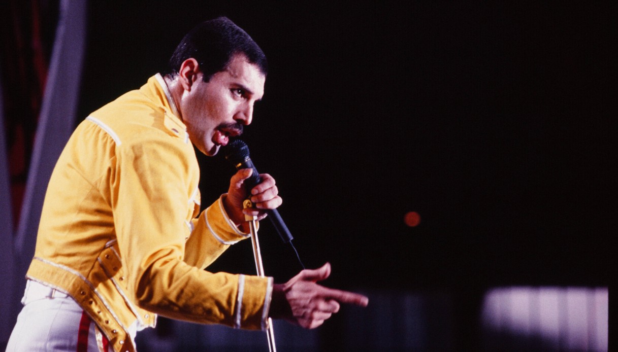 https://wips.plug.it/cips/notizie.virgilio.it/cms/2025/05/freddie-mercury-figlia.jpg