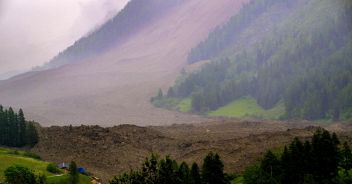 Ghiacciaio BVlatten si stacca in Svizzera