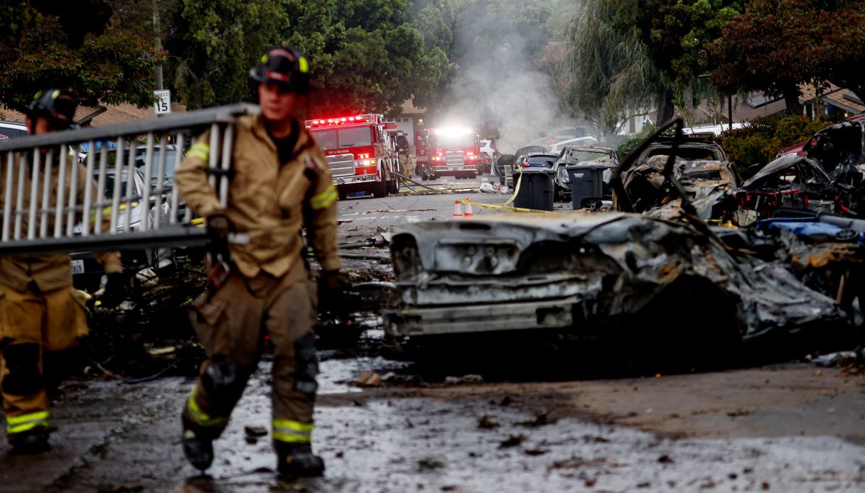 https://wips.plug.it/cips/notizie.virgilio.it/cms/2025/05/incidente-aereo-san-diego-cessna-morti.jpg