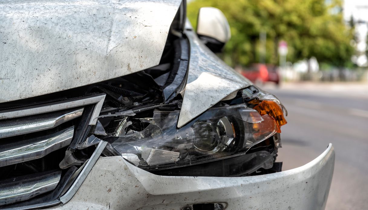 Incidenti, è strage di giovani sulle strade del weekend con 12 morti Incidenti, è strage di giovani sulle strade del weekend con 12 morti