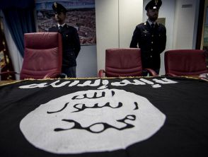 Studente arrestato per terrorismo a Lecco, aveva manuali per assemblare bombe ed era in contatto con l'Isis