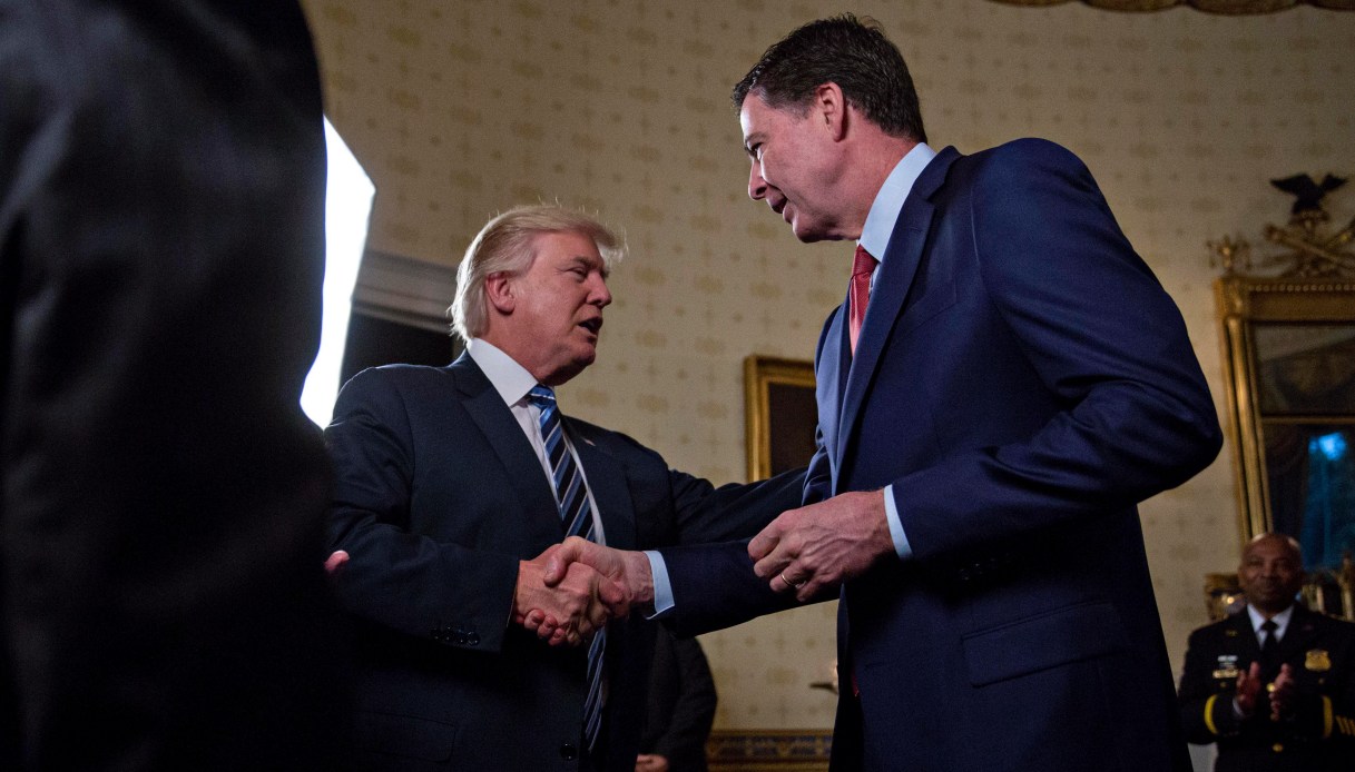 https://wips.plug.it/cips/notizie.virgilio.it/cms/2025/05/james-comey-trump.jpg
