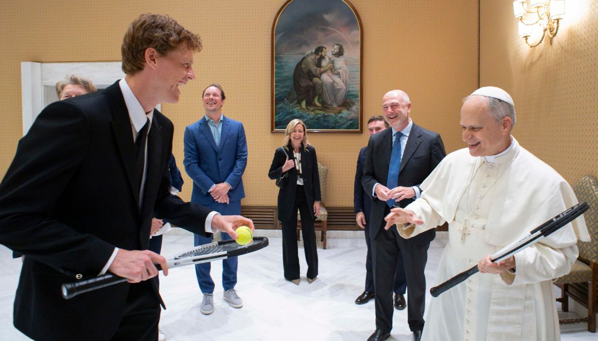 https://wips.plug.it/cips/notizie.virgilio.it/cms/2025/05/jannik-sinner-papa-leone-xiv.jpg