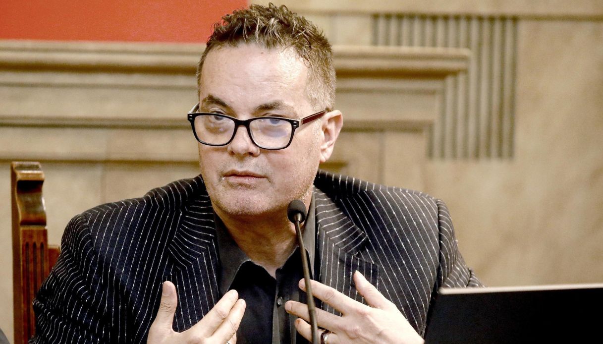 https://wips.plug.it/cips/notizie.virgilio.it/cms/2025/05/klaus-davi-malore.jpg