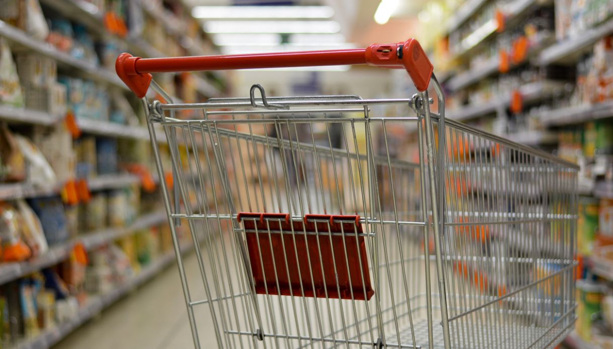 Latte richiamato per data di scadenza errata, precisazione sui lotti interessati dal ritiro dai supermercati Latte richiamato per data di scadenza errata, precisazione sui lotti interessati dal ritiro dai supermercati