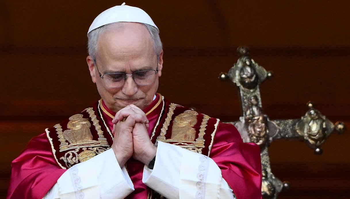https://wips.plug.it/cips/notizie.virgilio.it/cms/2025/05/leone-xiv-papa.jpg
