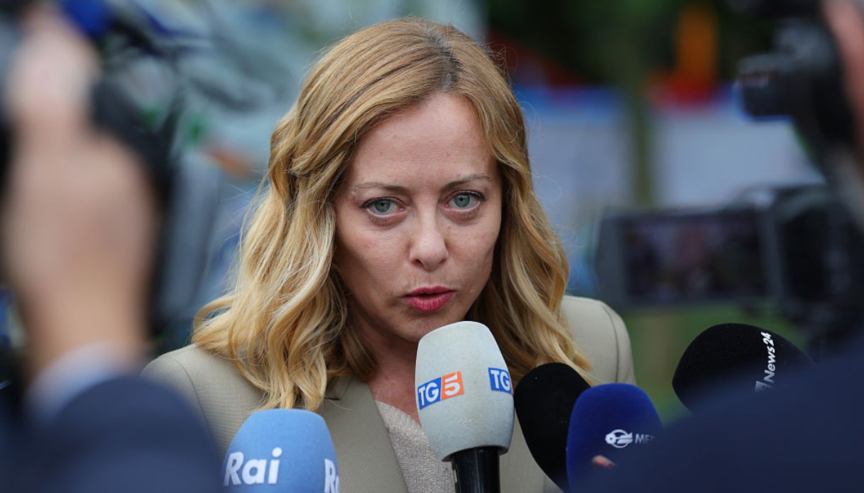 https://wips.plug.it/cips/notizie.virgilio.it/cms/2025/05/meloni-albania-cassazione.jpg