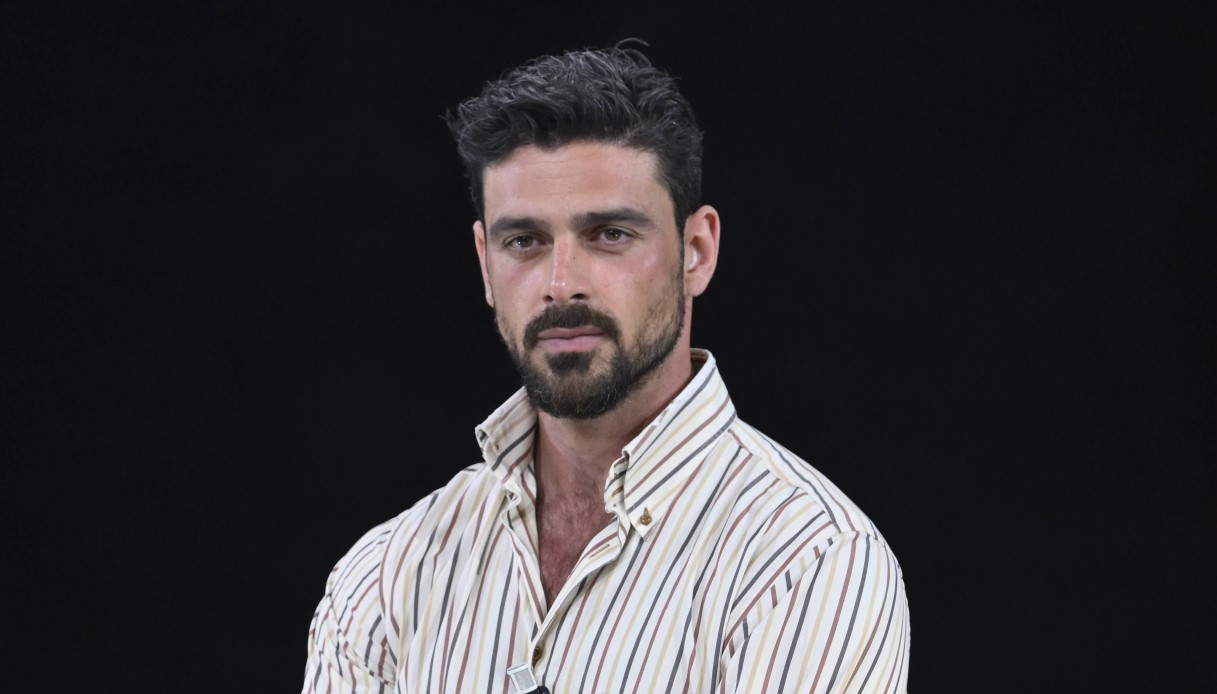 https://wips.plug.it/cips/notizie.virgilio.it/cms/2025/05/michele-morrone-belve-coma-etilico.jpg