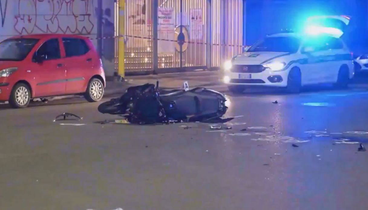 https://wips.plug.it/cips/notizie.virgilio.it/cms/2025/05/morto-moto-milano.jpg