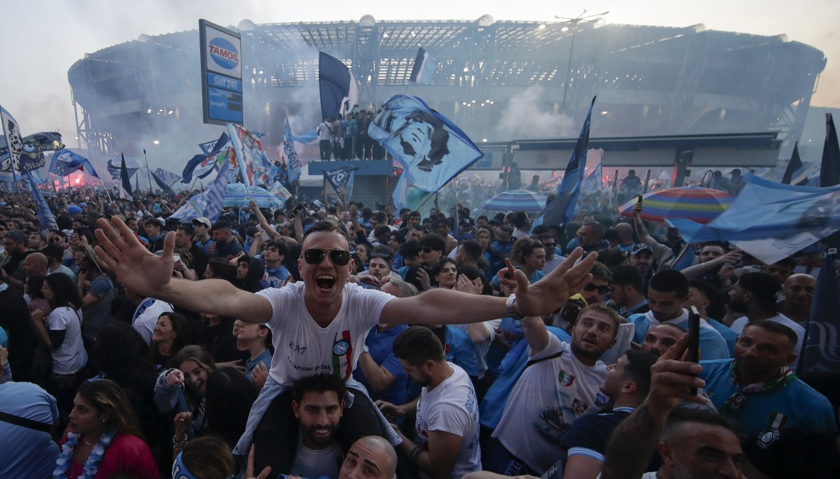 https://wips.plug.it/cips/notizie.virgilio.it/cms/2025/05/napoli-cagliari.jpg