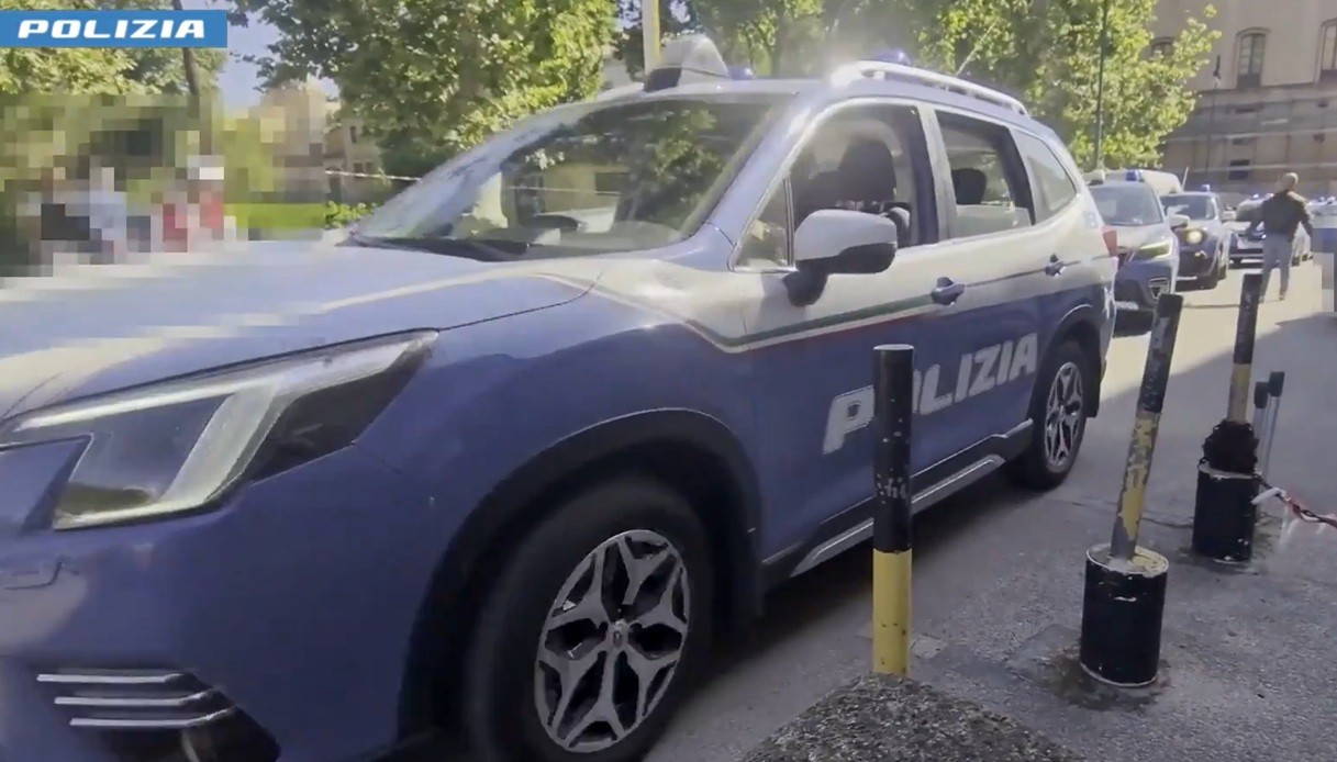 Fiumi di droga a Palermo, il video del maxi blitz: 22 arresti e quanti kg di cocaina sono stati sequestrati Fiumi di droga a Palermo, il video del maxi blitz: 22 arresti e quanti kg di cocaina sono stati sequestrati