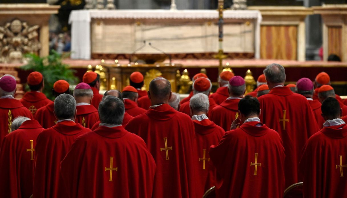 Conclave dopo la morte di Papa Francesco, come avviene la fumata e quante ce ne sono al giorno Conclave dopo la morte di Papa Francesco, come avviene la fumata e quante ce ne sono al giorno