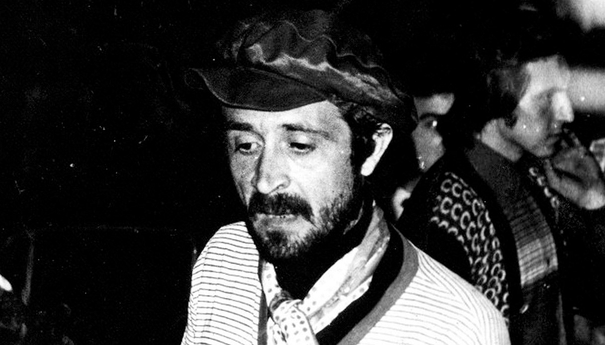 Come è morto Peppino Impastato, ucciso il 9 maggio 1978 nel giorno del ritrovamento di Aldo Moro Come è morto Peppino Impastato, ucciso il 9 maggio 1978 nel giorno del ritrovamento di Aldo Moro