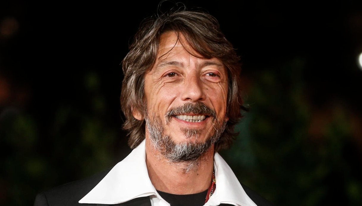 https://wips.plug.it/cips/notizie.virgilio.it/cms/2025/05/pierpaolo-piccioli-balenciaga-direttore.jpg