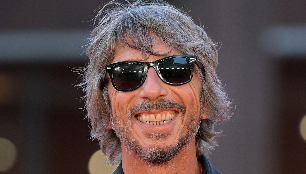 Pierpaolo Piccioli con gli occhiali da sole