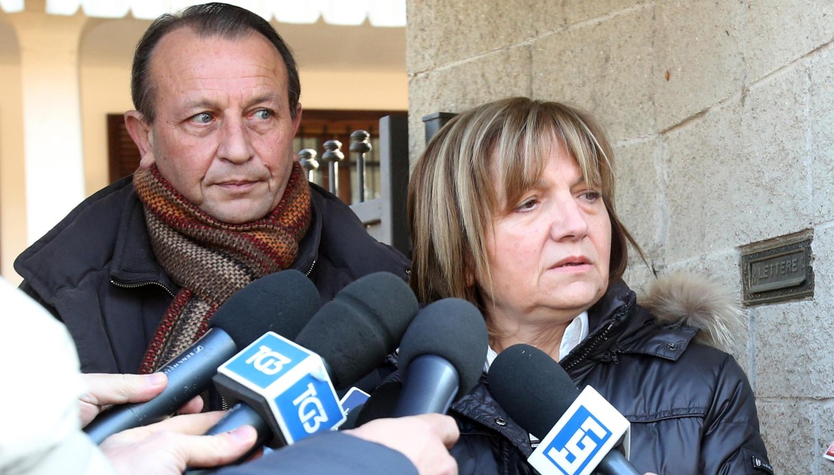 Andrea Sempio difeso dai genitori di Chiara Poggi sul delitto di Garlasco, la provocazione ad Alberto Stasi Andrea Sempio difeso dai genitori di Chiara Poggi sul delitto di Garlasco, la provocazione ad Alberto Stasi