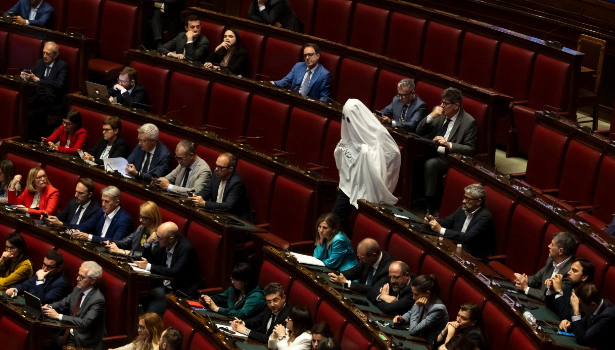 Riccardo Magi vestito da fantasma
