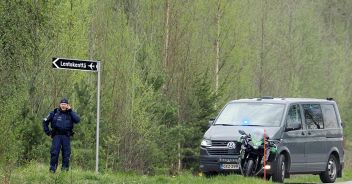 scontro-elicotteri-finlandia-morti-incidente