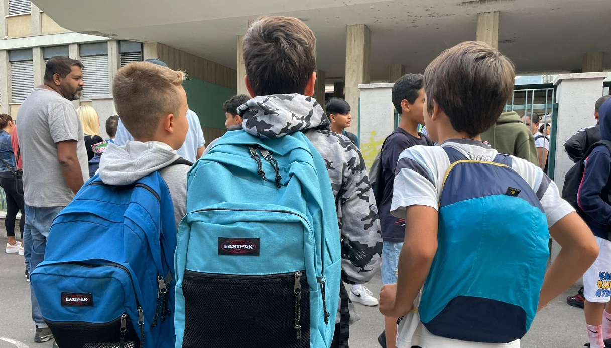 Scuole chiuse da Genova a Taranto per elezioni dal 24 al 27 maggio, a Napoli il 23 per il match scudetto Scuole chiuse da Genova a Taranto per elezioni dal 24 al 27 maggio, a Napoli il 23 per il match scudetto