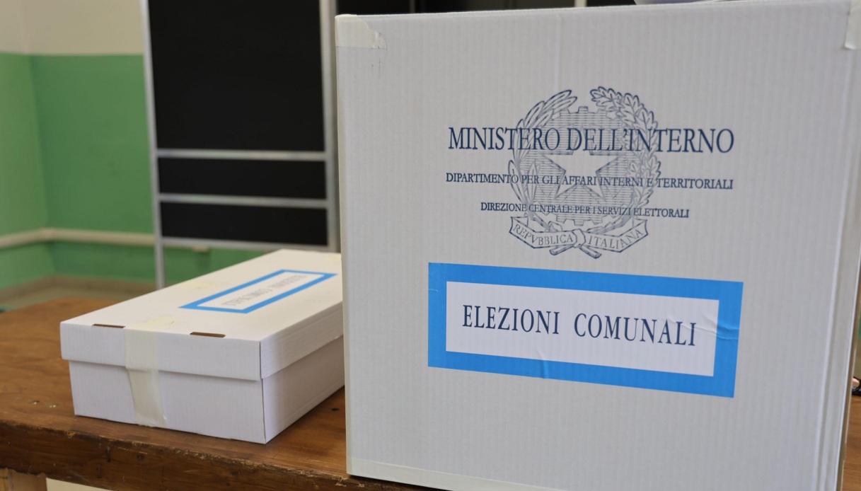 https://wips.plug.it/cips/notizie.virgilio.it/cms/2025/05/seggio-elettorale.jpg