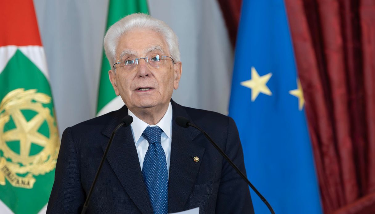 https://wips.plug.it/cips/notizie.virgilio.it/cms/2025/05/sergio-mattarella-consiglio-supremo-di-difesa.jpg