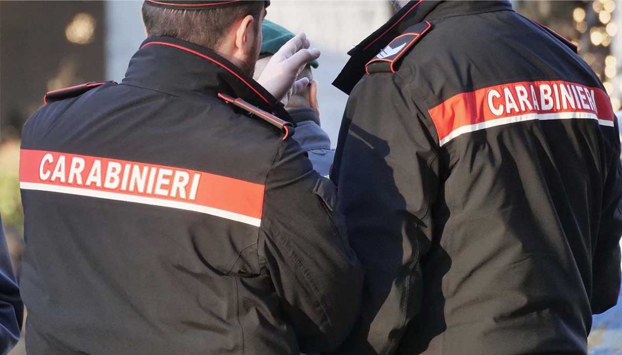 Donna uccisa da marito a Settala vicino Milano, la figlia di 10 anni chiama i soccorsi e fa arrestare il padre Donna uccisa da marito a Settala vicino Milano, la figlia di 10 anni chiama i soccorsi e fa arrestare il padre