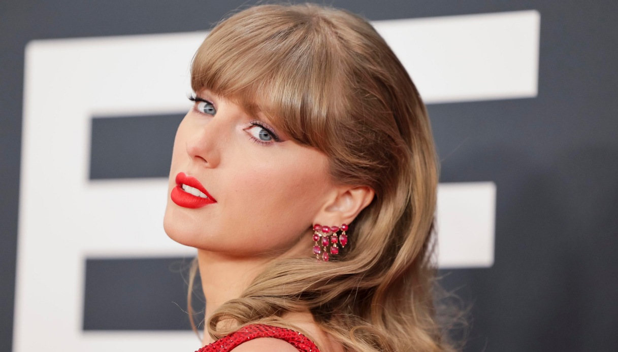 https://wips.plug.it/cips/notizie.virgilio.it/cms/2025/05/taylor-swift-compra-diritti-sua-musica.jpg