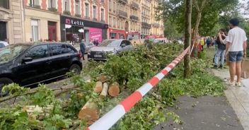 Tempesta di grandine a parigi