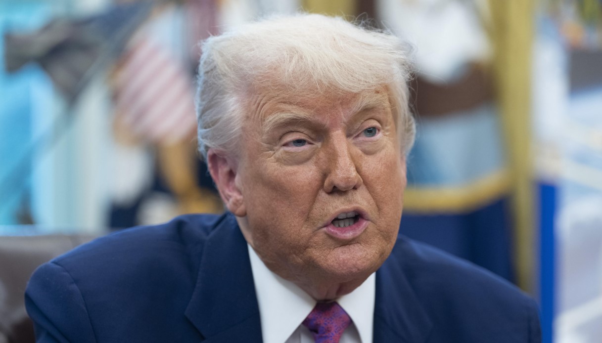 https://wips.plug.it/cips/notizie.virgilio.it/cms/2025/05/trump-harvard-studenti-stranieri.jpg