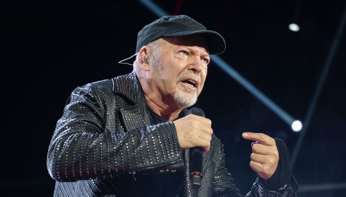 https://wips.plug.it/cips/notizie.virgilio.it/cms/2025/05/vasco-rossi-concerto-biglietti-scaletta.jpg