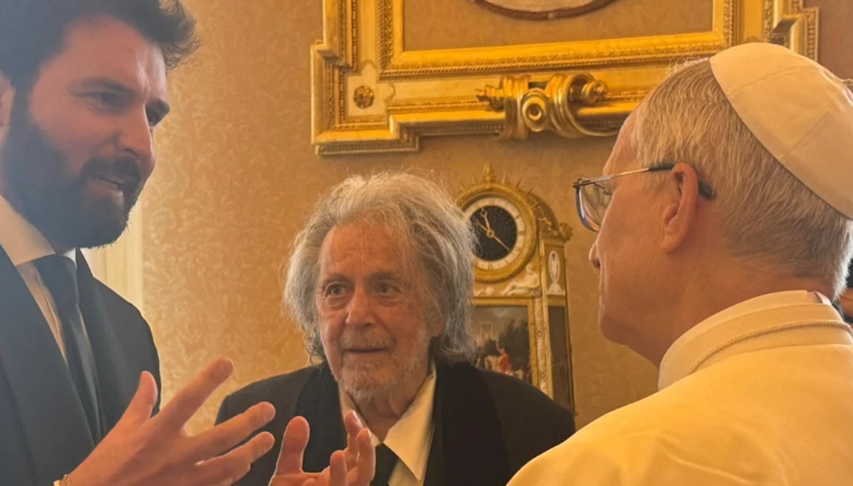 https://wips.plug.it/cips/notizie.virgilio.it/cms/2025/06/al-pacino-papa-leone-xiv.jpg