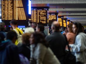 Linea Alta Velocità dei treni in tilt sulla Roma-Napoli, fino a quattro ore di ritardi per un convoglio fermo