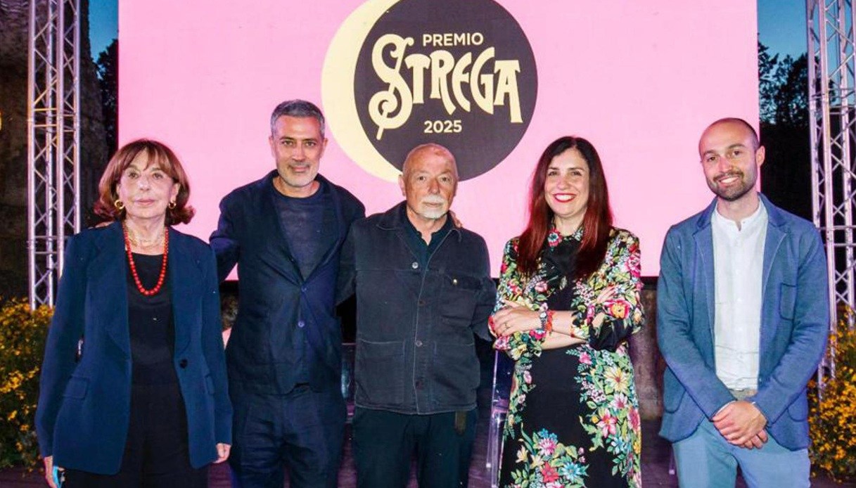 https://wips.plug.it/cips/notizie.virgilio.it/cms/2025/06/andrea-bajani-premio-strega-2025-voti.jpg
