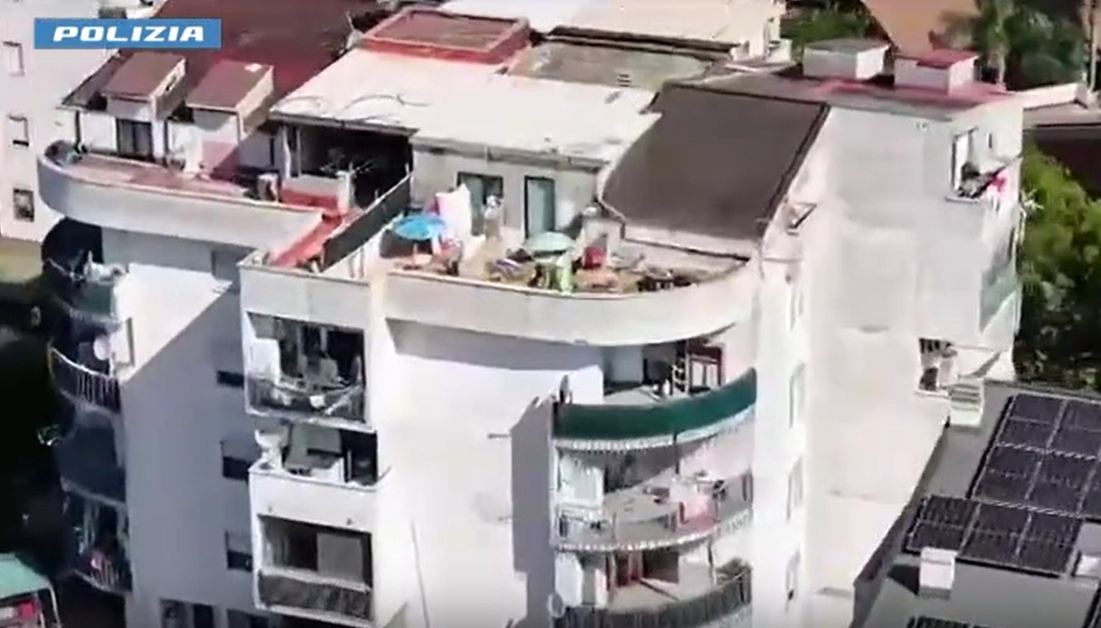 Il video del maxi sgombero ad Anzio di appartamenti occupati abusivamente Il video del maxi sgombero ad Anzio di appartamenti occupati abusivamente